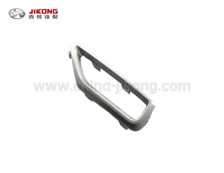 Декоративная крышка глушителя правая