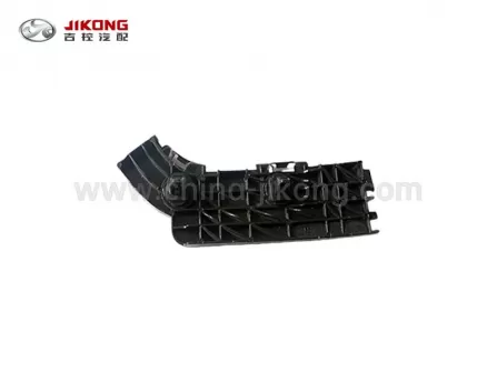 BreezКронштейн переднего бампера правыйL8401206