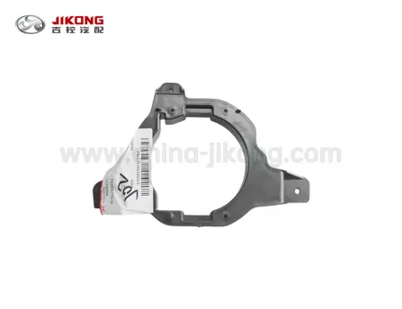 GC6Кронштейн туманного фонаря правый1018024500