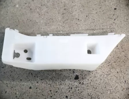 Front bumper lug left EC7